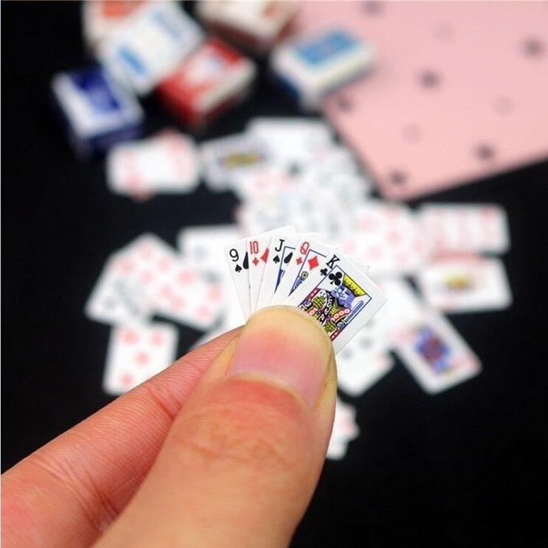 Prank Toys - 1 Set Mini Poker Playing Cards